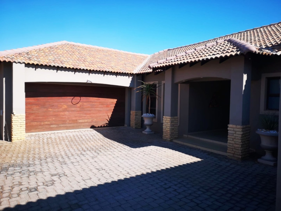 4 Bedroom Property for Sale in Wilkoppies North West